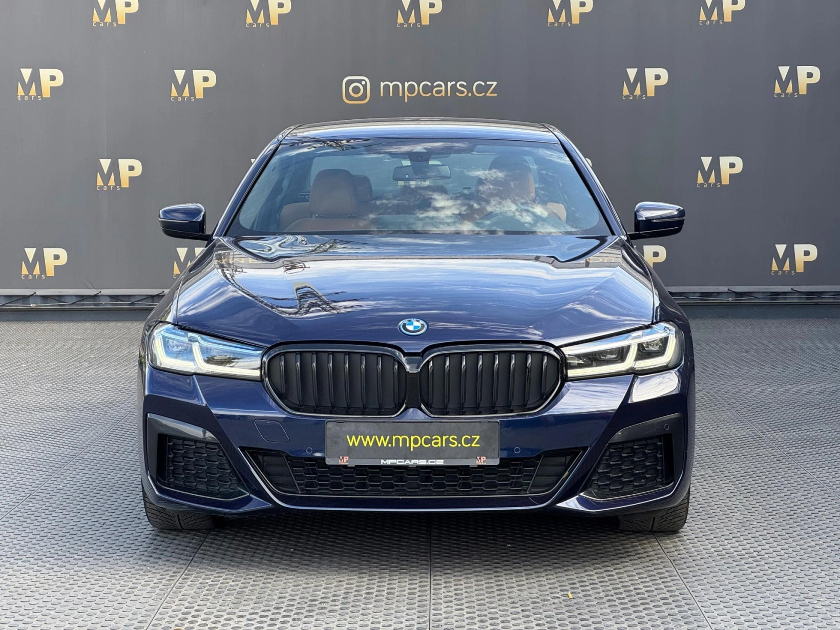 BMW Řada 5 – 545e xDrive M Sport, DPH