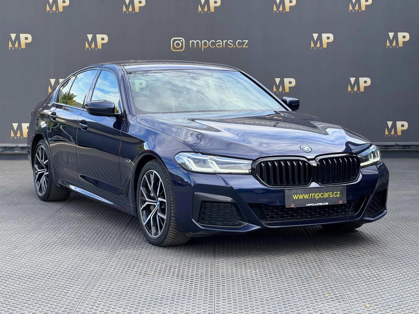 BMW Řada 5 – 545e xDrive M Sport, DPH
