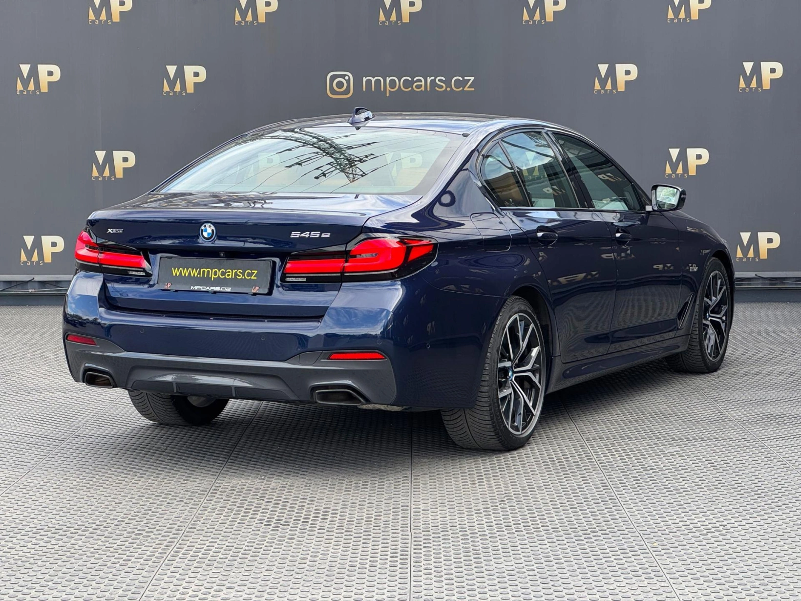 BMW Řada 5 – 545e xDrive M Sport, DPH