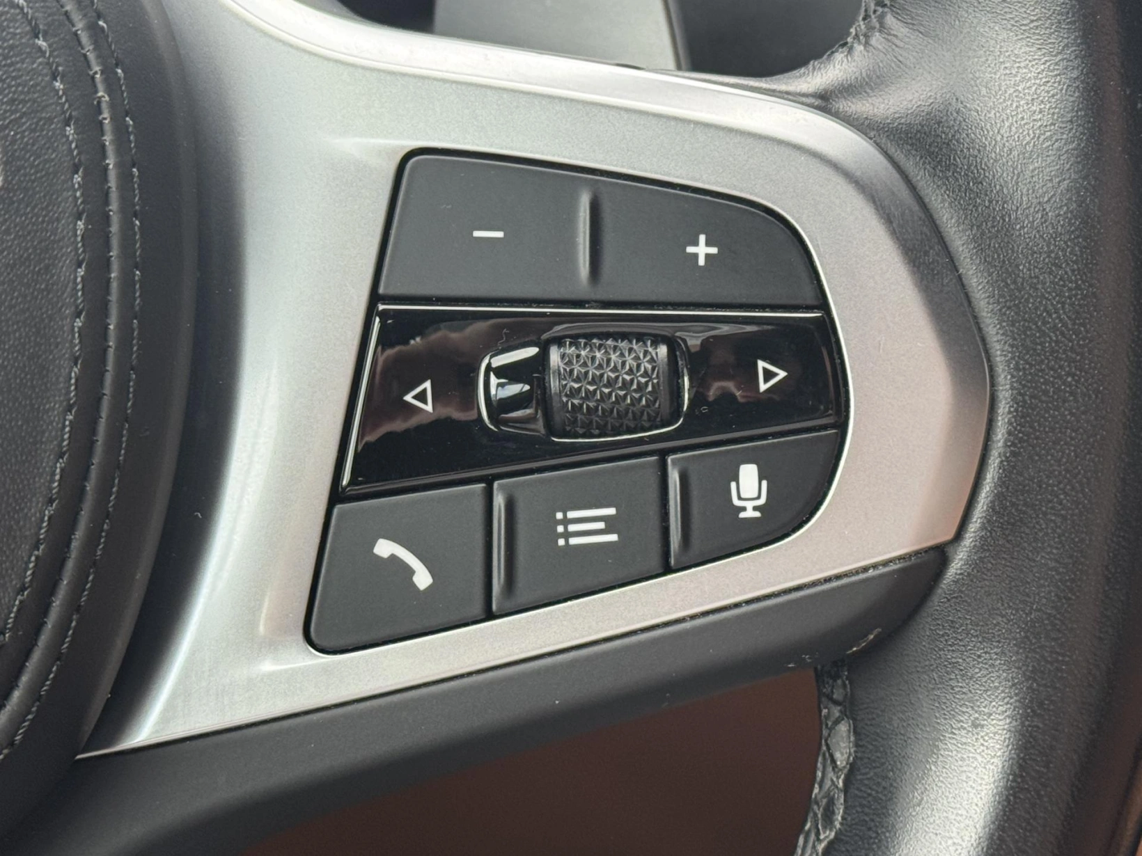 BMW Řada 5 – 545e xDrive M Sport, DPH