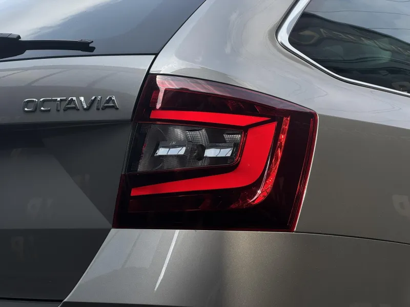 Škoda Octavia – III 1.5TSi DSG Style+, 1.Maj