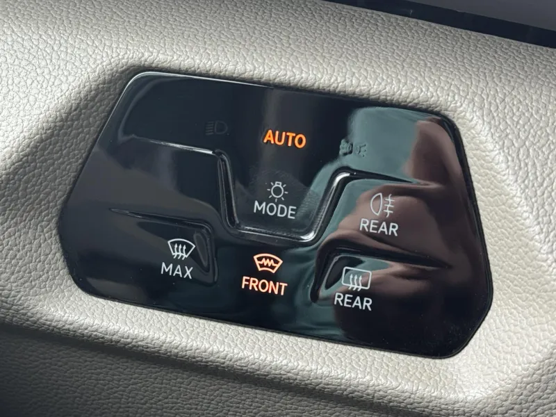 Volkswagen Multivan – T7 2.0TDi Style+, 1.MAJ, DPH