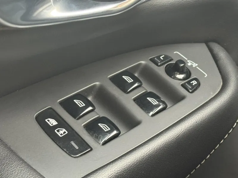 Volvo XC90 – B5 4X4 Ultimate, DPH, 1.MAJ