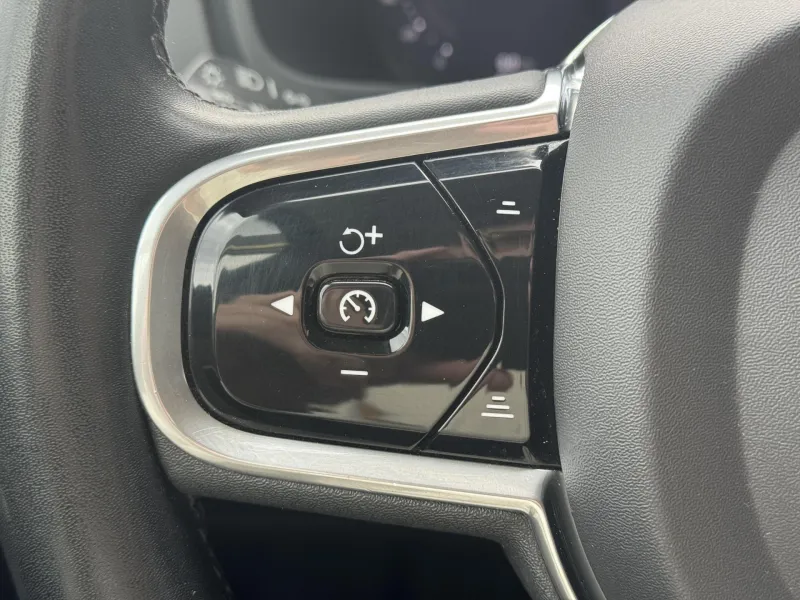Volvo XC90 – B5 4X4 Ultimate, DPH, 1.MAJ