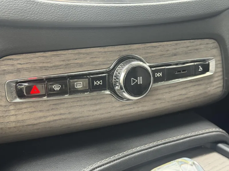 Volvo XC90 – B5 4X4 Ultimate, DPH, 1.MAJ