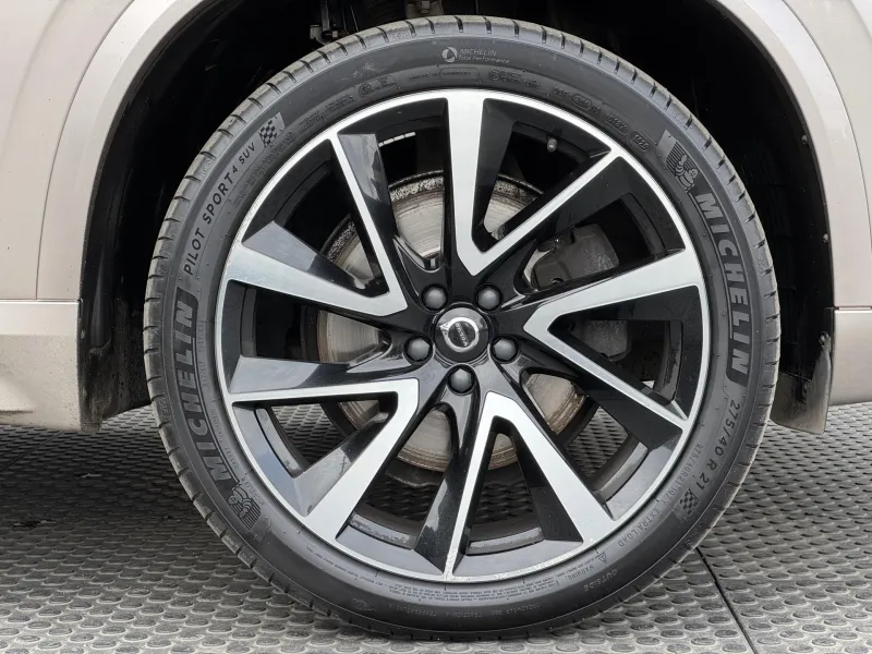 Volvo XC90 – B5 4X4 Ultimate, DPH, 1.MAJ