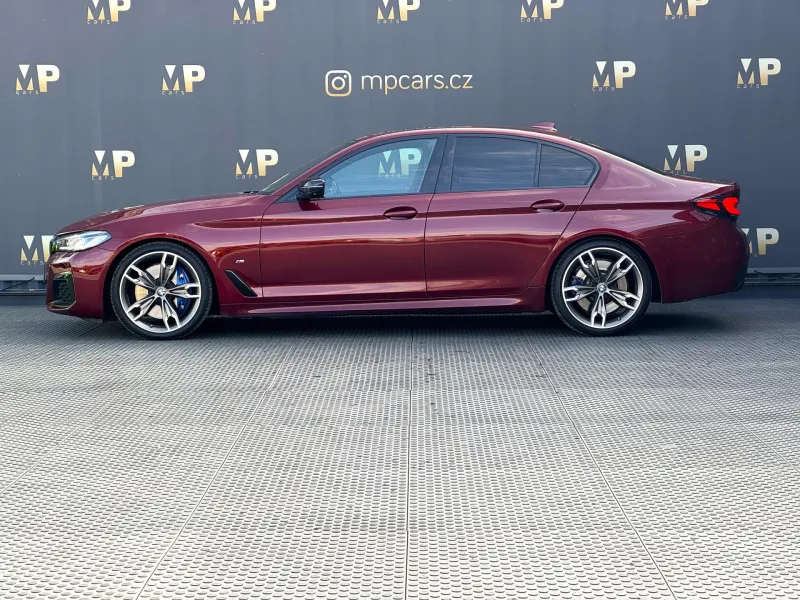 BMW Řada 5 – M550i xDrive Laser, DPH, 1.Maj