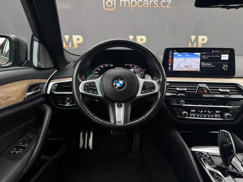 BMW Řada 5 – M550i xDrive Laser, DPH, 1.Maj