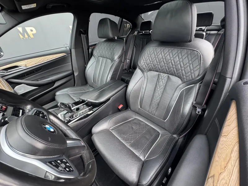 BMW Řada 5 – M550i xDrive Laser, DPH, 1.Maj