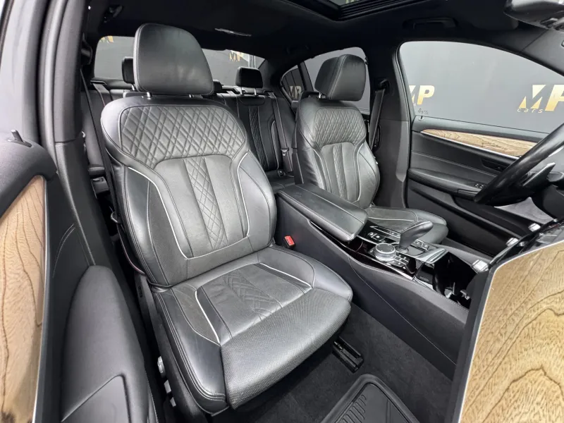BMW Řada 5 – M550i xDrive Laser, DPH, 1.Maj