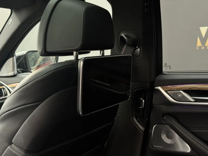 BMW Řada 5 – M550i xDrive Laser, DPH, 1.Maj