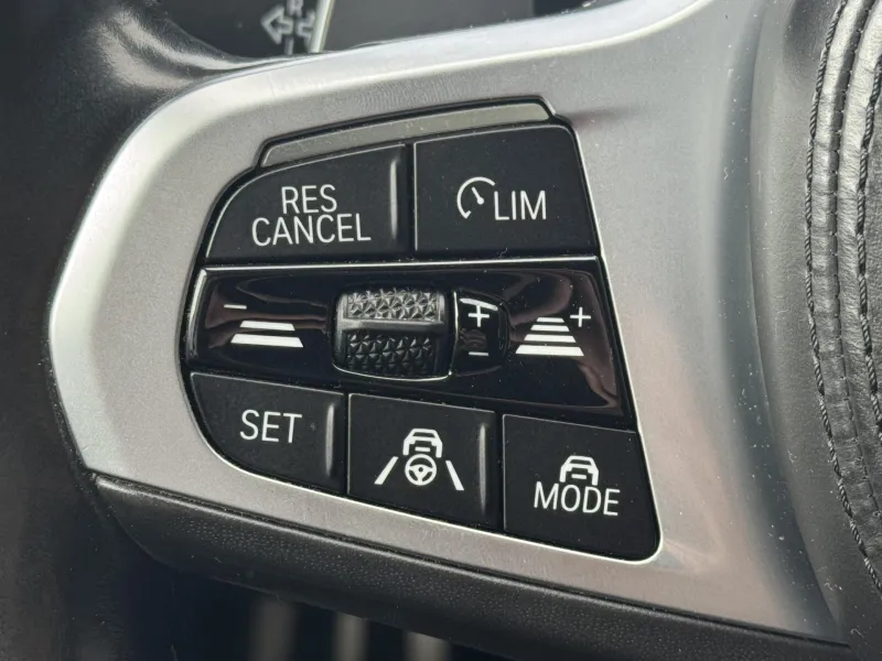 BMW Řada 5 – M550i xDrive Laser, DPH, 1.Maj