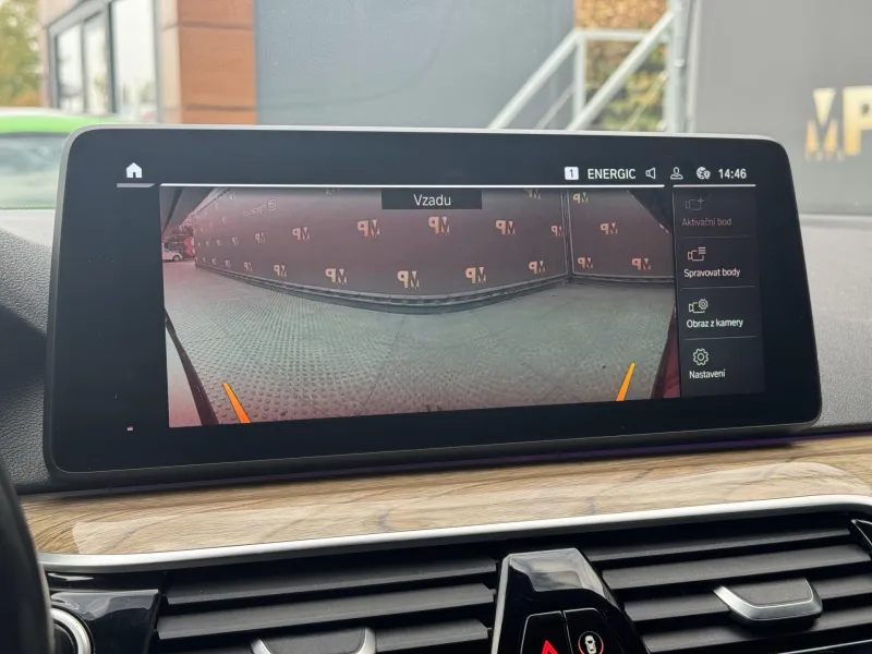 BMW Řada 5 – M550i xDrive Laser, DPH, 1.Maj