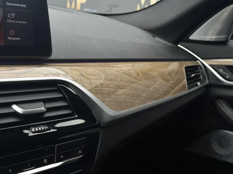 BMW Řada 5 – M550i xDrive Laser, DPH, 1.Maj
