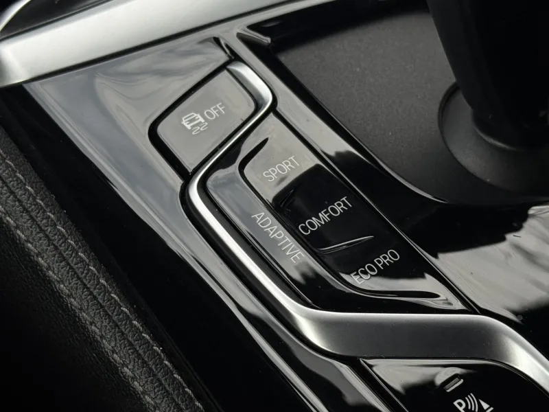 BMW Řada 5 – M550i xDrive Laser, DPH, 1.Maj