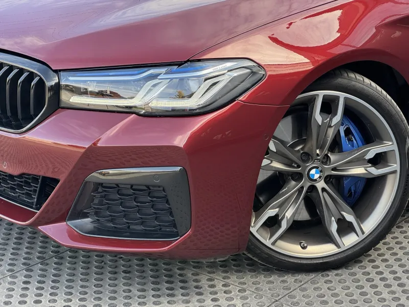 BMW Řada 5 – M550i xDrive Laser, DPH, 1.Maj
