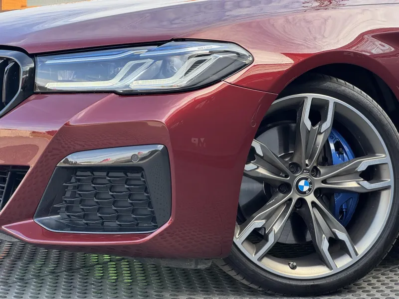 BMW Řada 5 – M550i xDrive Laser, DPH, 1.Maj