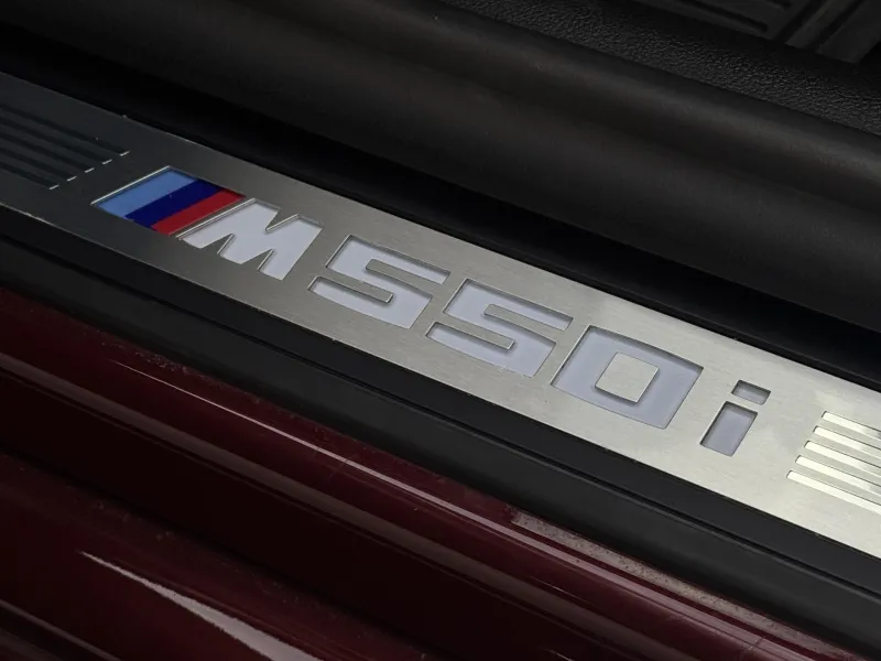 BMW Řada 5 – M550i xDrive Laser, DPH, 1.Maj