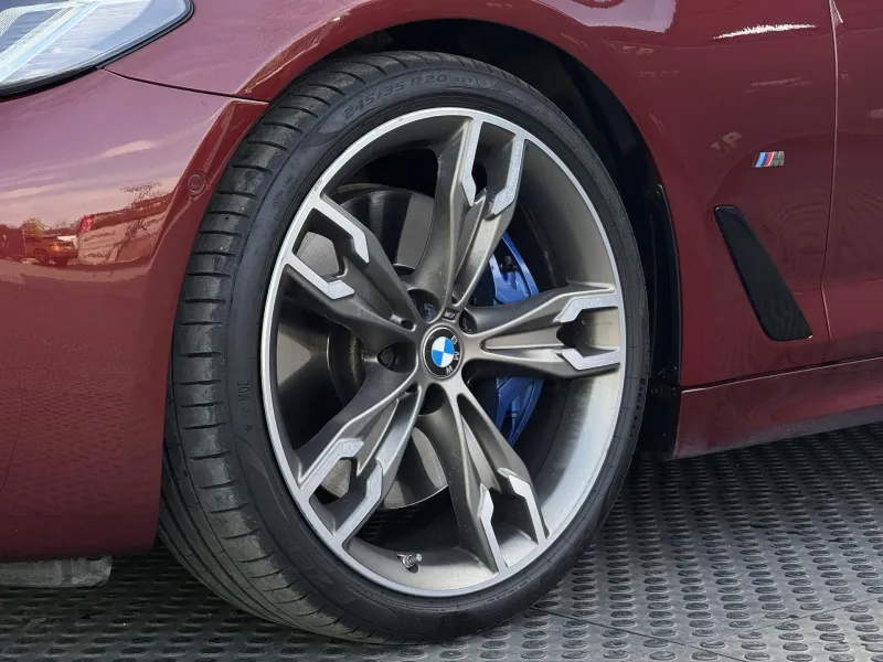 BMW Řada 5 – M550i xDrive Laser, DPH, 1.Maj