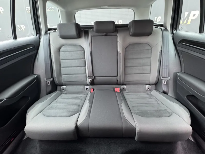 Volkswagen Golf – 2.0TDi MAN Highline+, DPH, RZV