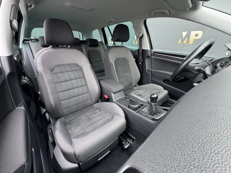 Volkswagen Golf – 2.0TDi MAN Highline+, DPH, RZV