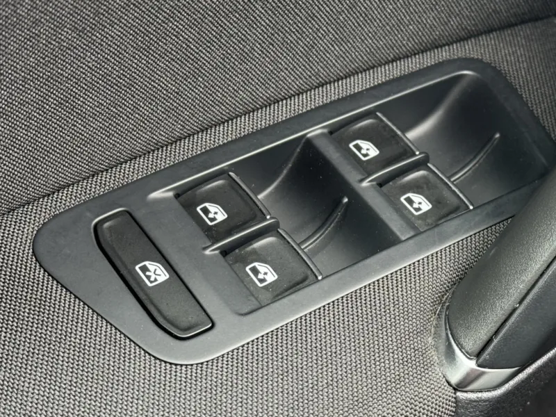 Volkswagen Golf – 2.0TDi MAN Highline+, DPH, RZV