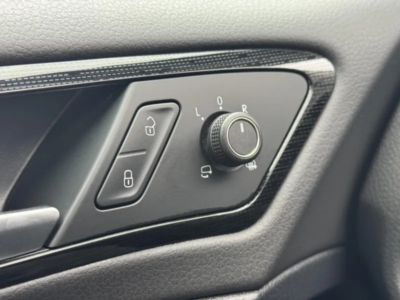 Volkswagen Golf – 2.0TDi MAN Highline+, DPH, RZV