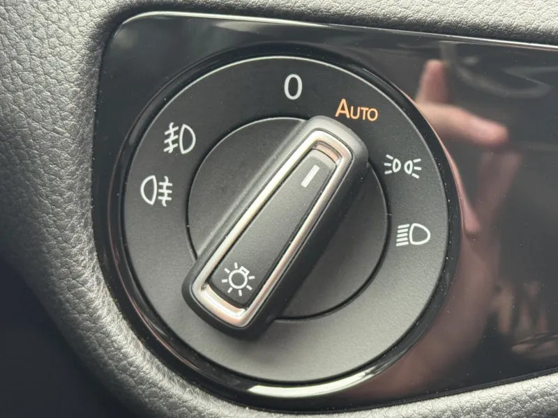 Volkswagen Golf – 2.0TDi MAN Highline+, DPH, RZV