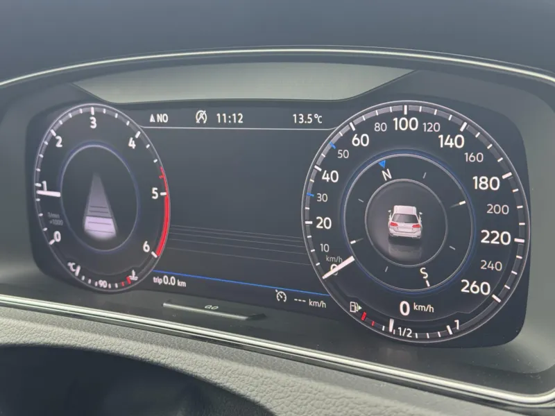 Volkswagen Golf – 2.0TDi MAN Highline+, DPH, RZV
