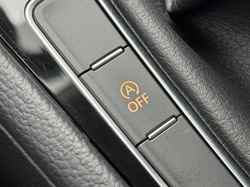 Volkswagen Golf – 2.0TDi MAN Highline+, DPH, RZV
