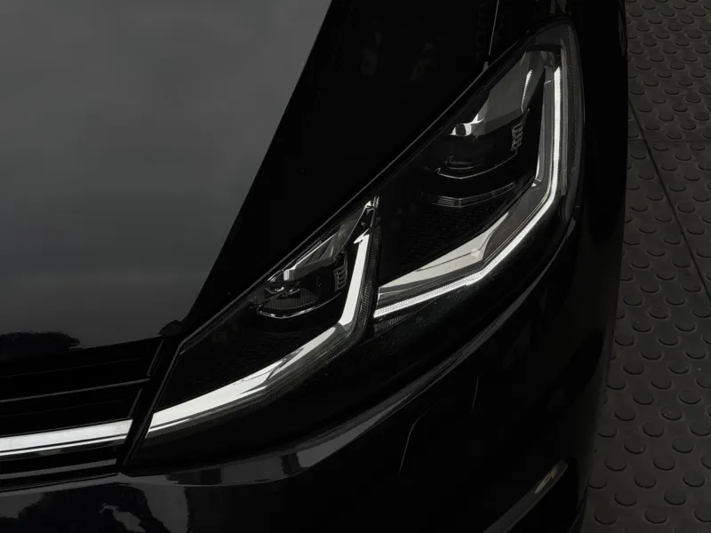 Volkswagen Golf – 2.0TDi MAN Highline+, DPH, RZV