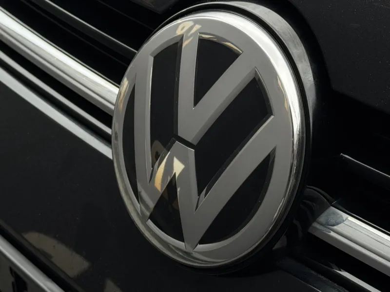Volkswagen Golf – 2.0TDi MAN Highline+, DPH, RZV