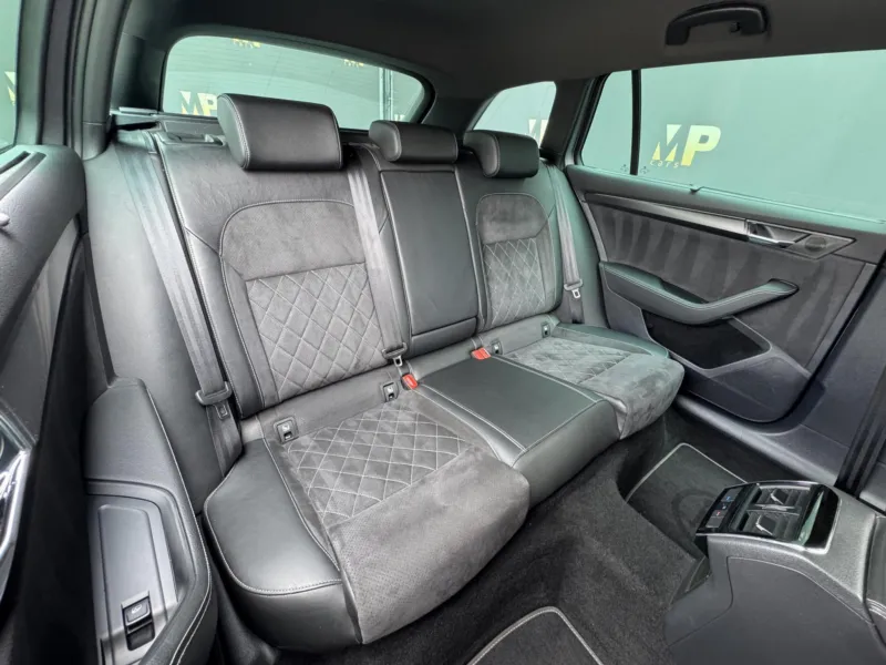 Škoda Superb – 2.0TDi DSG Sportline ACC Kessy