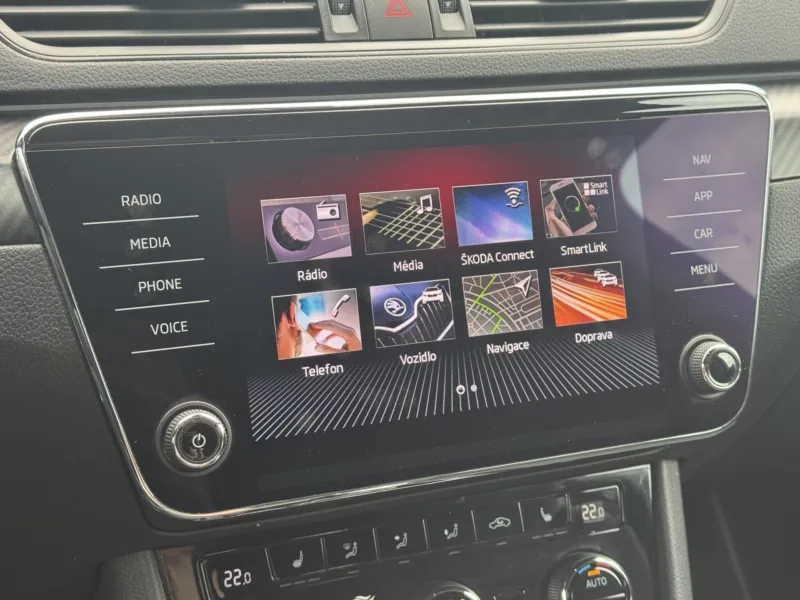 Škoda Superb – 2.0TDi DSG Sportline ACC Kessy