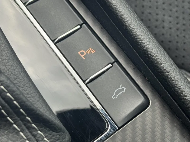 Škoda Superb – 2.0TDi DSG Sportline ACC Kessy