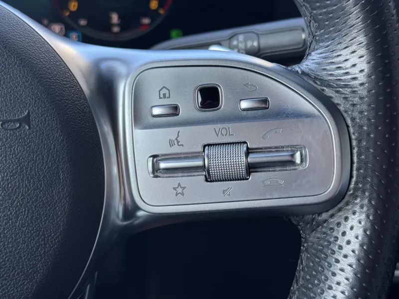 Mercedes-Benz GLB – 200d 4Matic, AMG Line Head-up
