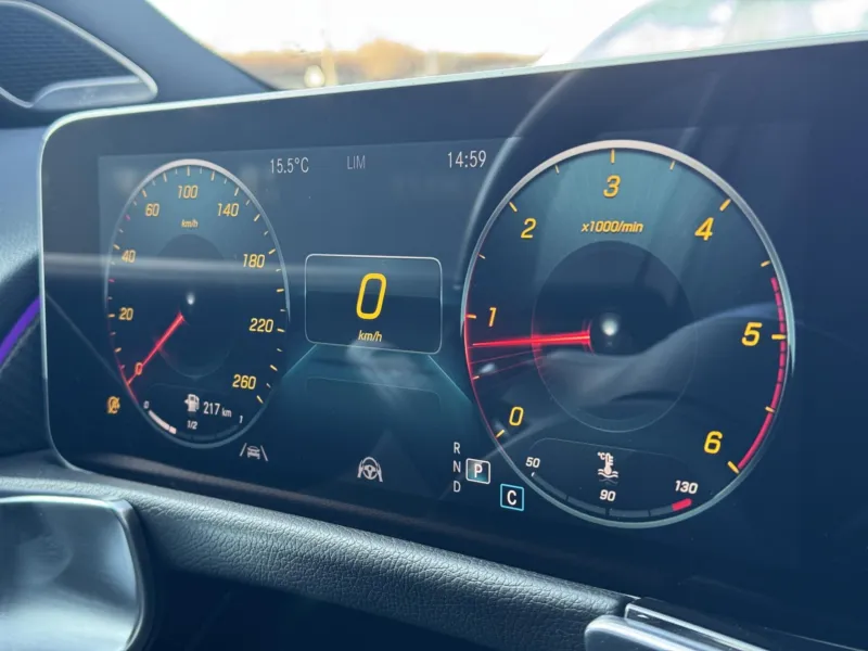 Mercedes-Benz GLB – 200d 4Matic, AMG Line Head-up