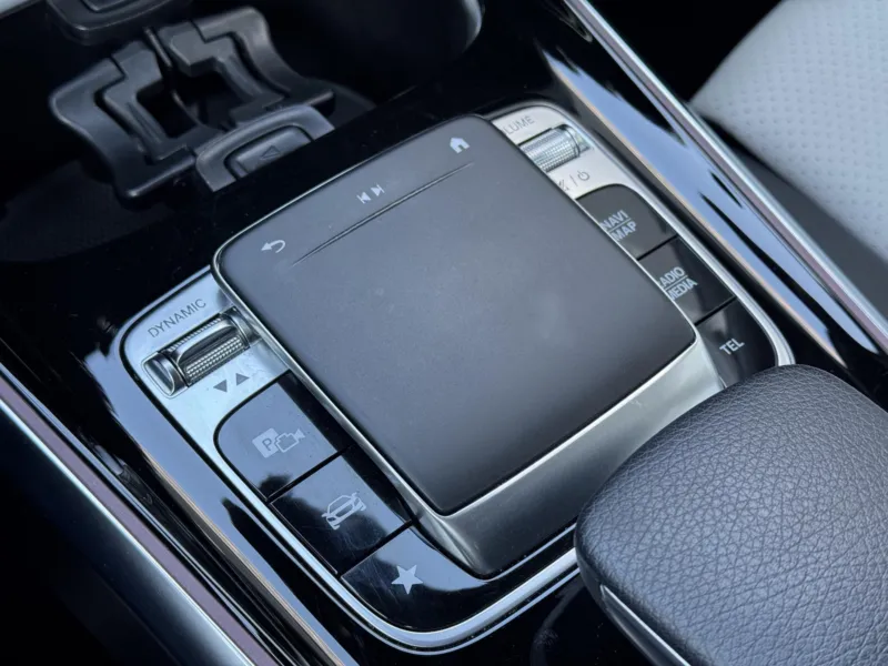 Mercedes-Benz GLB – 200d 4Matic, AMG Line Head-up