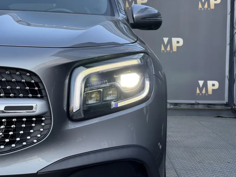 Mercedes-Benz GLB – 200d 4Matic, AMG Line Head-up