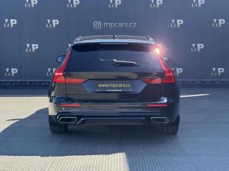 Volvo V60 – 2,0 T8 4X4, Recharge, Polestar