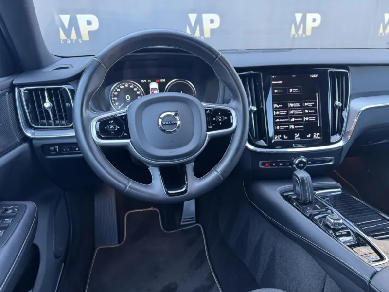 Volvo V60 – 2,0 T8 4X4, Recharge, Polestar