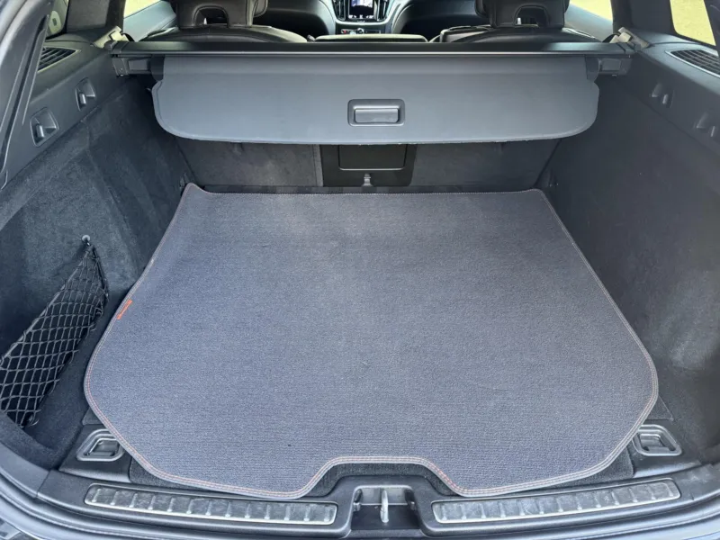 Volvo V60 – 2,0 T8 4X4, Recharge, Polestar