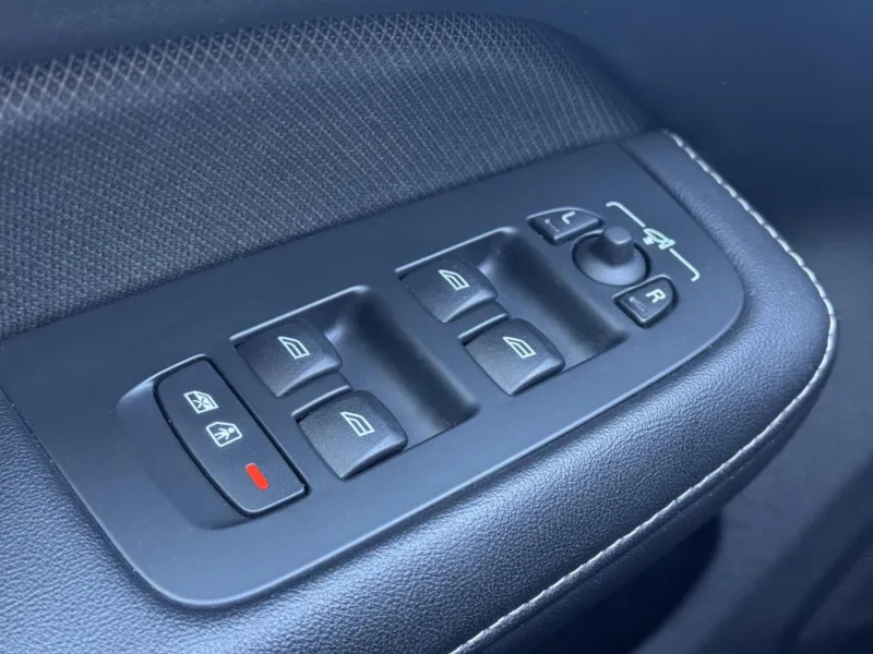Volvo V60 – 2,0 T8 4X4, Recharge, Polestar