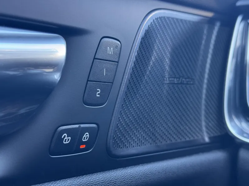 Volvo V60 – 2,0 T8 4X4, Recharge, Polestar