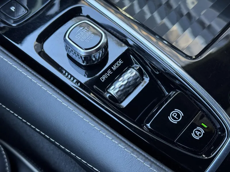 Volvo V60 – 2,0 T8 4X4, Recharge, Polestar