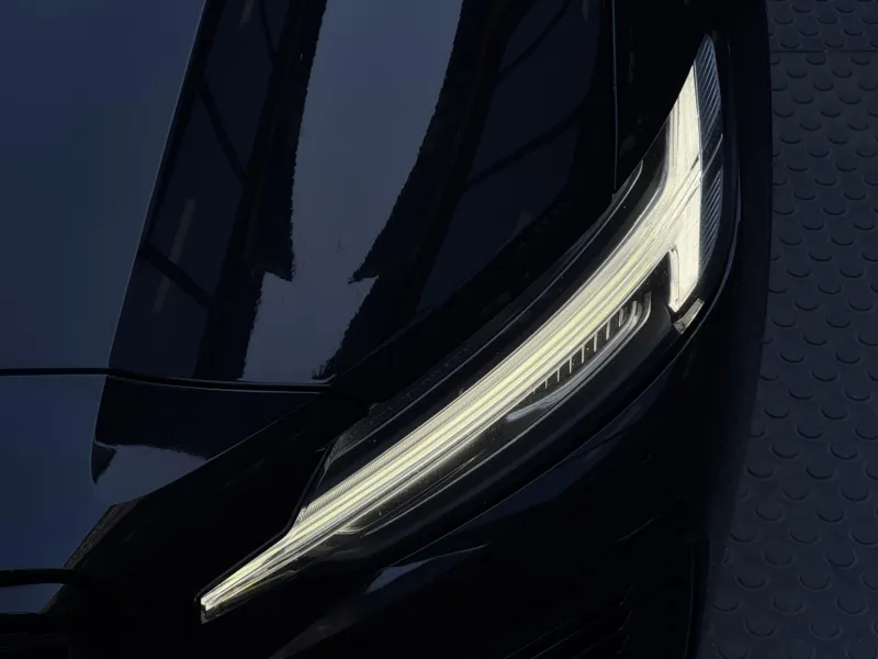 Volvo V60 – 2,0 T8 4X4, Recharge, Polestar