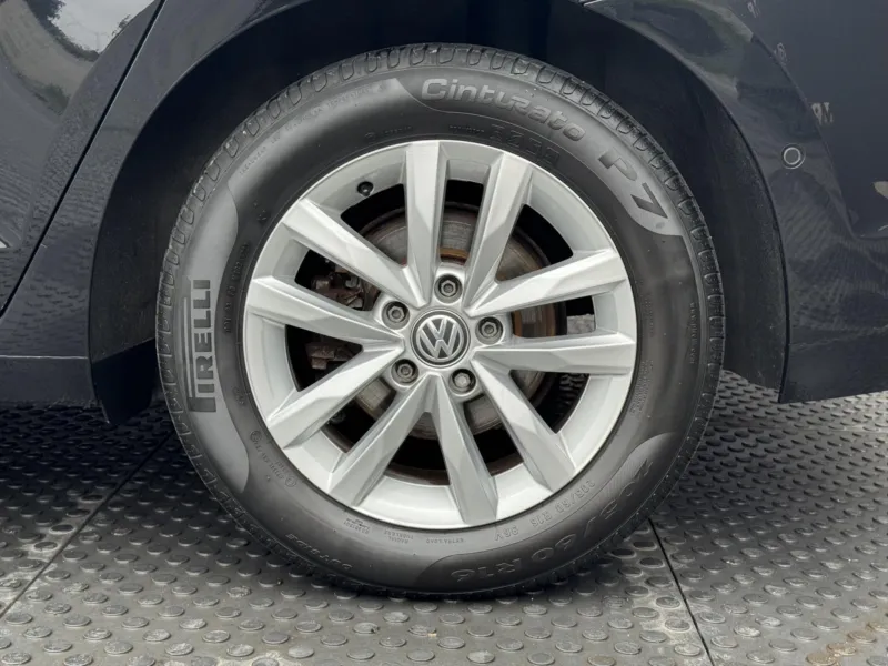 Volkswagen Touran – 1.4TSi 110kW, Highline, 7 míst