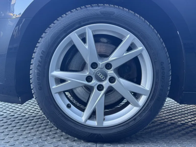 Audi A4 – 2.0TDi MAN Sport,Individual