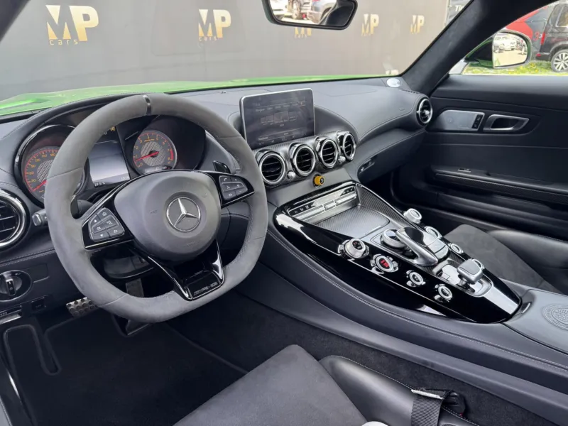 Mercedes-Benz AMG GT – R 4.0 V8 430kW, Carbon Ceramic