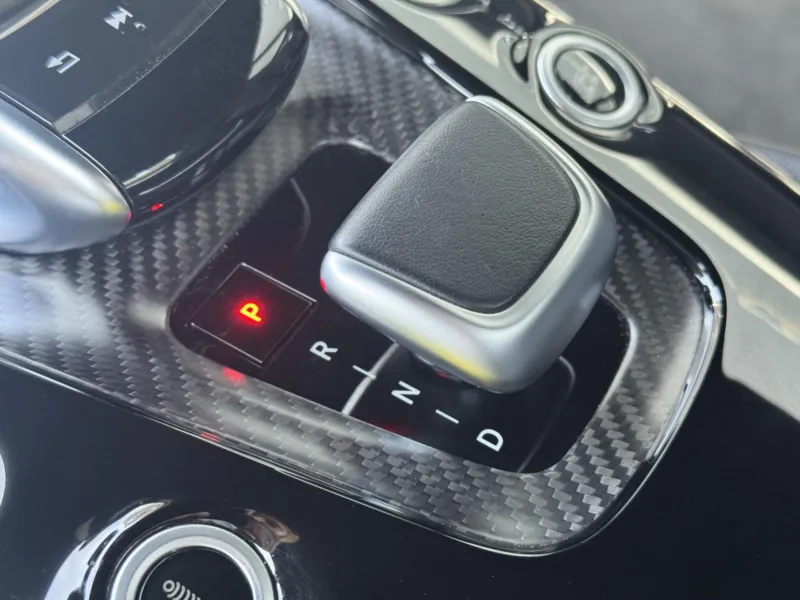 Mercedes-Benz AMG GT – R 4.0 V8 430kW, Carbon Ceramic